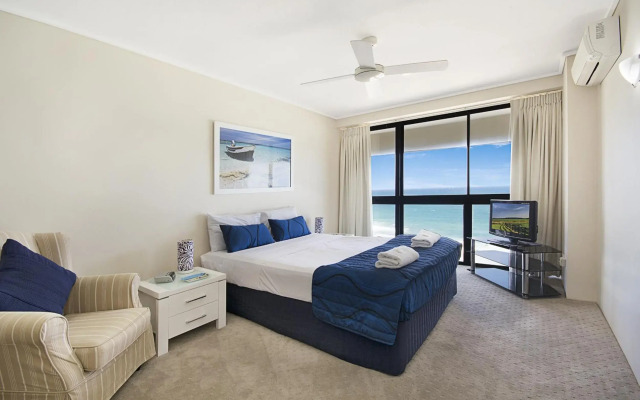 Clubb Coolum Beach Resort