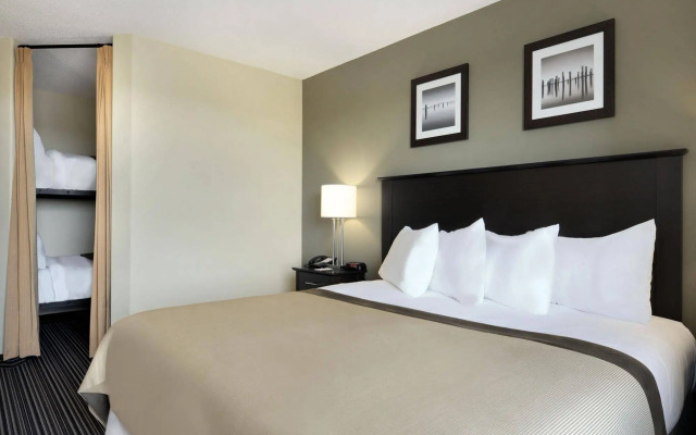 Super 8 by Wyndham Kapuskasing