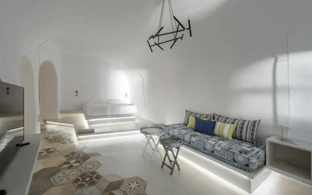 Solstice Luxury Suites