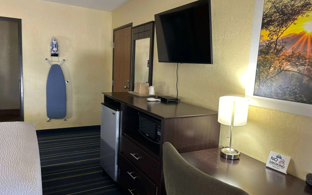 Days Inn by Wyndham Holbrook