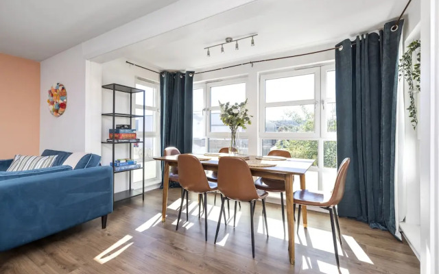JOIVY Stunning 2-Bed Flat W/ Free Parking