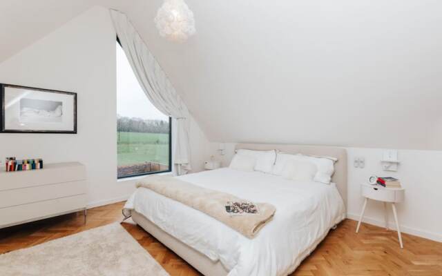Wisteria House - Sleeps 11
