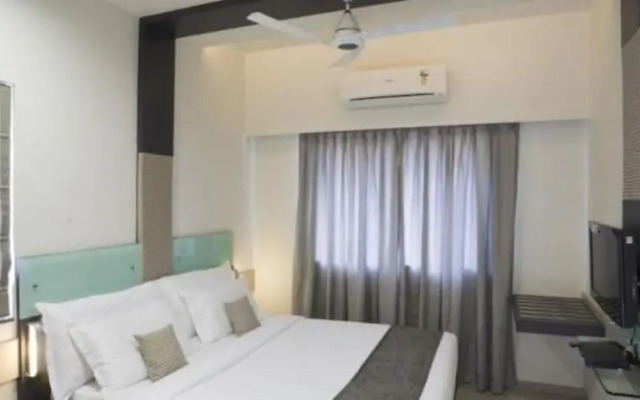 Skylark Business Hotel