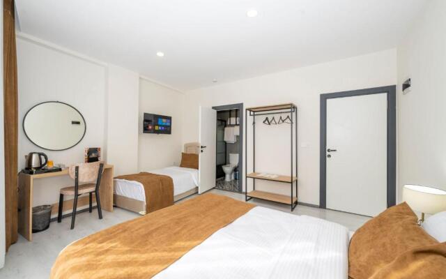 Gloria Airport Hotel