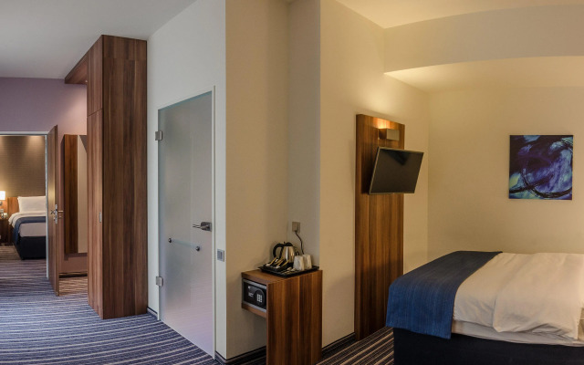 Premier Inn Duesseldorf City Centre Hotel