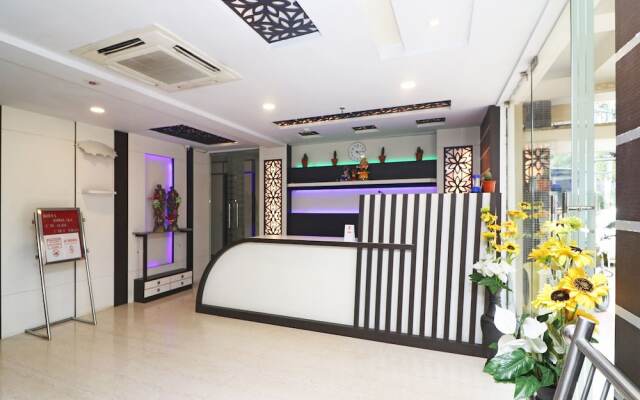 OYO 7054 Hotel Amabalika