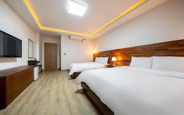 F-one Hotel