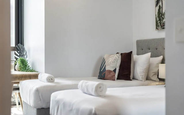 Broadbeach Casino Private Apartment GCLR