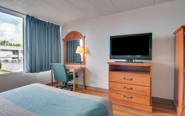 Studio 6 Suites Clarion, PA