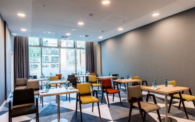 Premier Inn Cologne City Sud Hotel