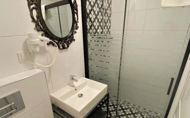 Cunda Kordon Otel