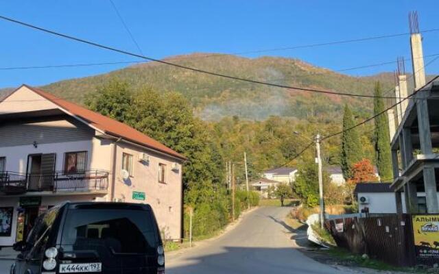 2h kom kV v Gagra