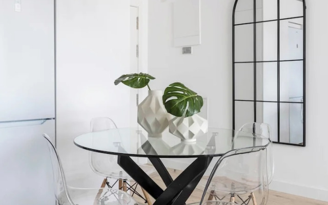 Modern Apartment With Views Urban Sky 26ke