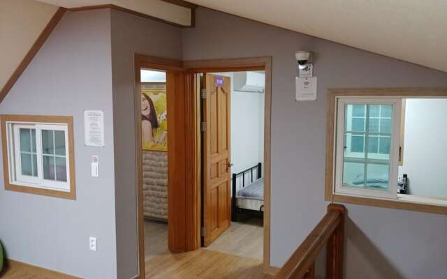 Cheomseongdae House
