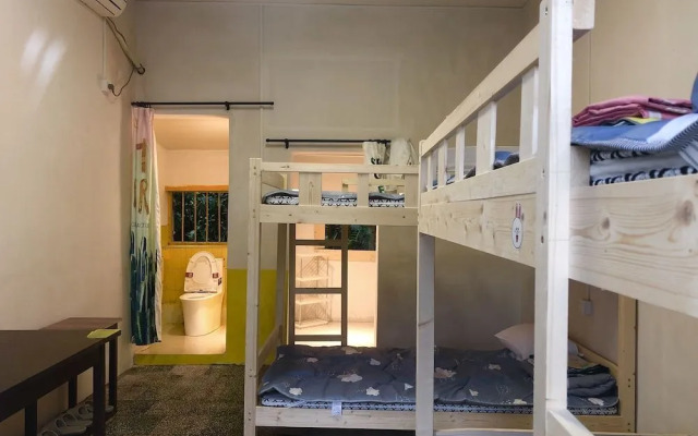 Changsha On the Road Youth Hostel