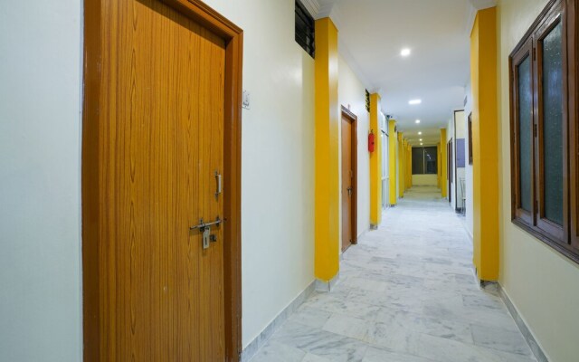 OYO 19121 V G Guest House