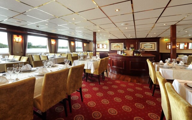 Regis Hotelschiff Dusseldorf 3