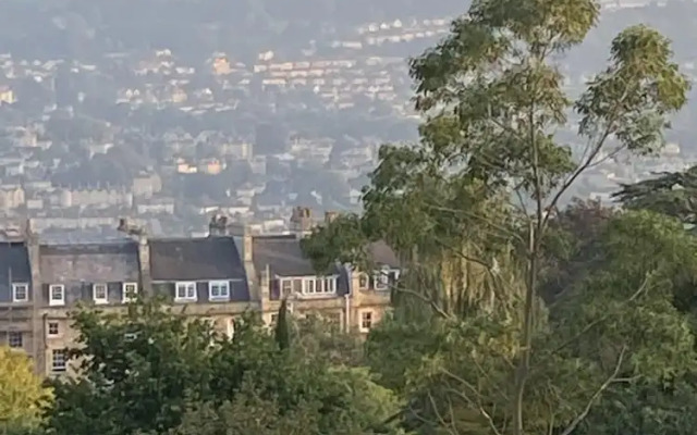 CH Apt 11 2bed in Bath