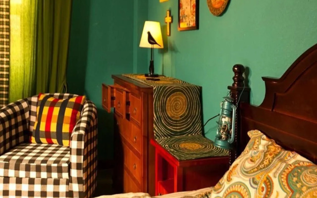 Sanya Shiguangcang Nostalgia Art Inn