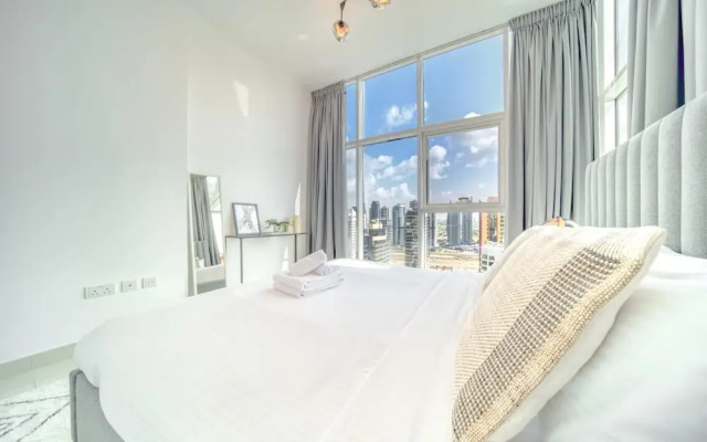 Premium 2BR Apt w Marina Views