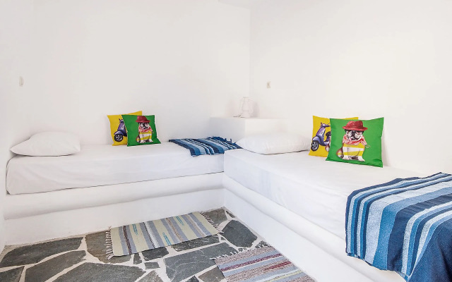 K for Kythnos Sun & Ocean House