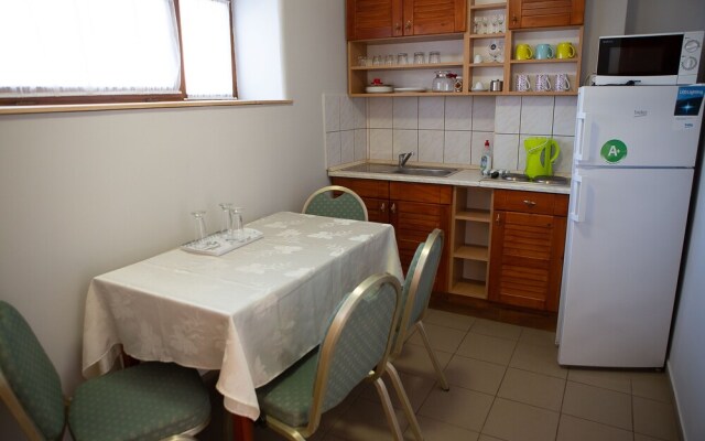 Hunyadi Panzió- Apartmanház