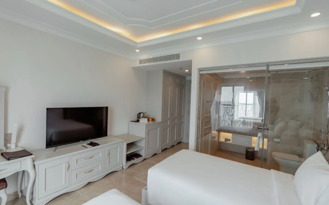 Skylight Hotel