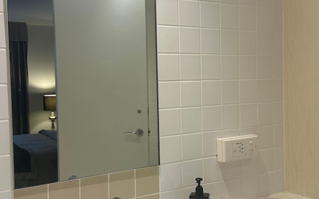 The Heritage Bank Apartment – Bathroom – Melbourne