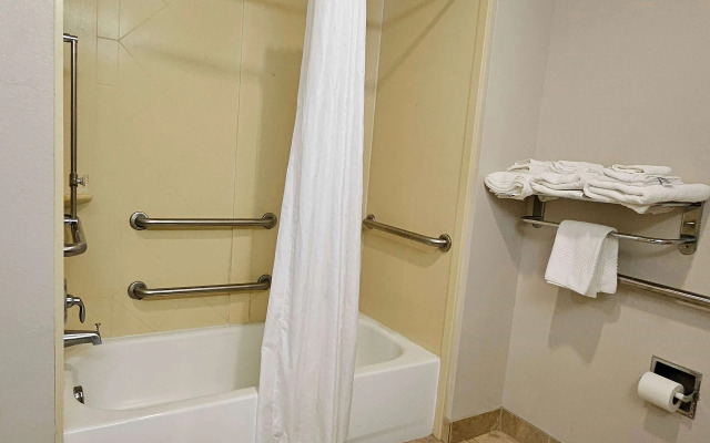 Ramada by Wyndham Burkburnett / Wichita Falls