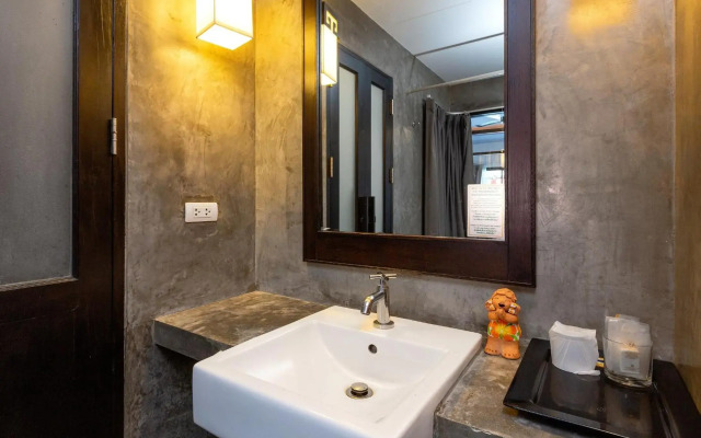 Phu-ke-ta The Hip Serviced Apartment and Hotel