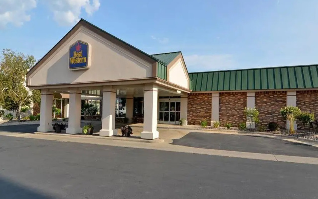 Holiday Inn Tomah-Exit 143