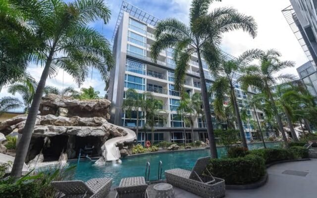 Modernized Condo Seaview Central Pattaya