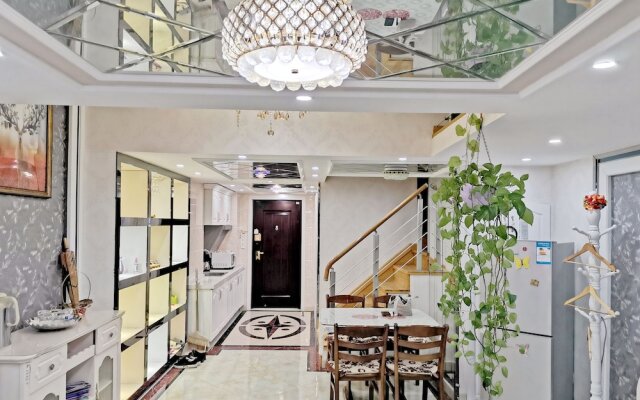Railway Station Splendid Elegant Apartment