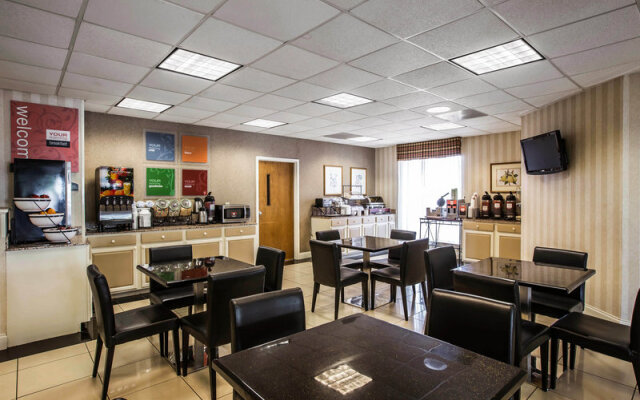 Rodeway Inn Millennium