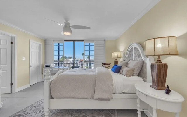 Mansions By The Sea 306a - Premier