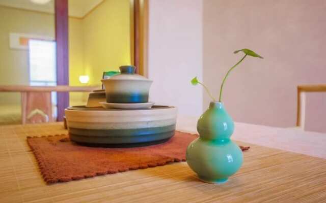 Hanshan jingshe traditional Chinese culture theme hotel