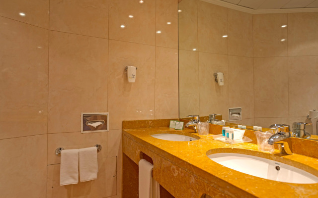 Holiday Inn Lisbon by IHG