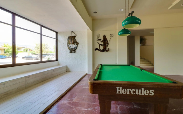 Calamos Beach Family Club Hotel