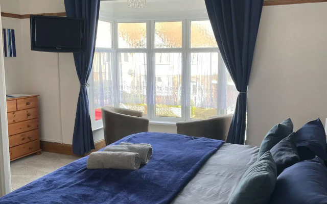 Whiteways Hotel