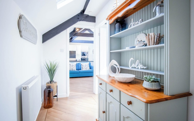 Penthouse At The Mews - 2 Bed Apartment - Tenby