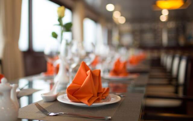 Halong Sapphire Cruise