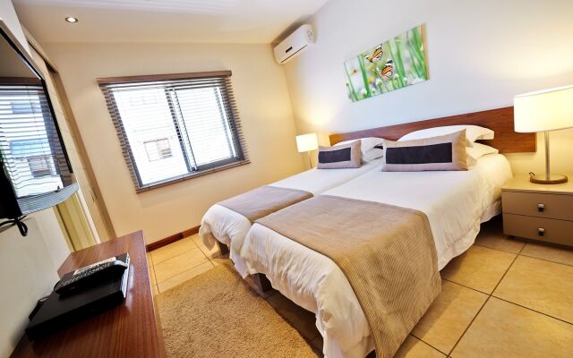 Bon Azur Beachfront Suites & Penthouses with LOV