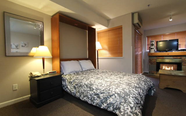 ResortQuest at Marketplace Lodge