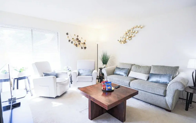 Spacious 3 BR 2B House Sunnyvale Park
