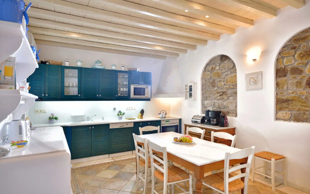 Mykonian Dianthus Villa