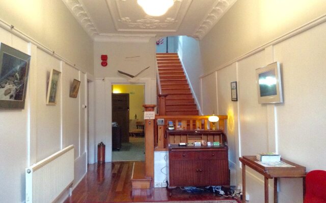 Albatross Inn Bed & Breakfast