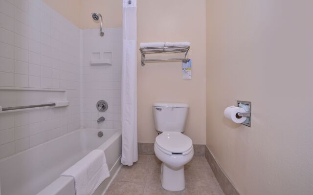 Quality Inn Lake Elsinore I-15