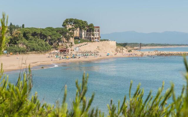 Lucia in L'Escala with 1 bedrooms and 1 bathrooms