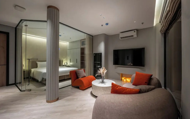 iRest Signature Ba Dinh Lakeside