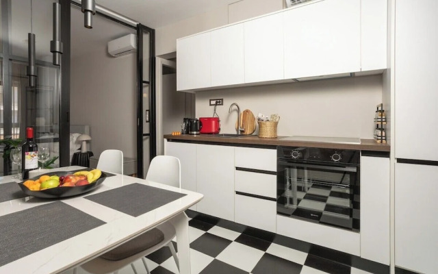 Demmi Central 2BR Designer Apt